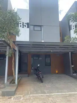 Disewakan Rumah Anaya Bambu Apus Townhouse - Semi Furnished