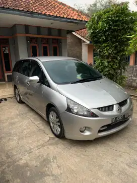 Mitsubishi Grandis GLS Mivec 2005