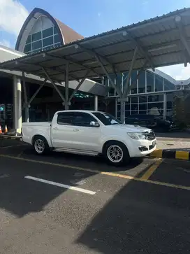 Di jual hilux Double Cabin 2.5 4x4