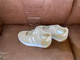 OBRAL Sepatu baru gress Merk Joanne Style no. JN673 dan merk Klapa