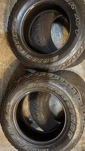 Ban Bridgestone Dueler AT Fortuner Pajero 265/65 R17