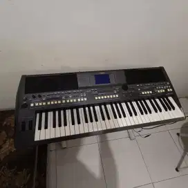 Yamaha psr s670