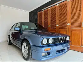 BMW 318i E30 1991 Biru