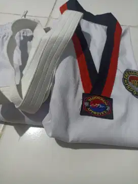 Setelan taekwondo