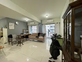 Disewakan Apartemen Puncak Bukit Golf 3 Bedroom Tower A lantai 27, Sby