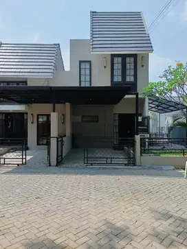 Rumah baru 1 lt rasa Villa di Driyorejo. DENAILA GARDEN