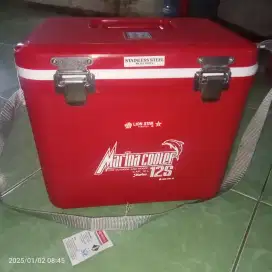 Alat penyimpanan penjaga suhu dingin/Marina cooler box 12S