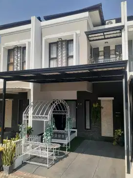 Di Jual Murah dan butuh rumah 2 lantai di Ciputat Elang Raya