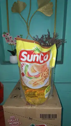 Minyak goreng SunCo 2 liter 1 carton