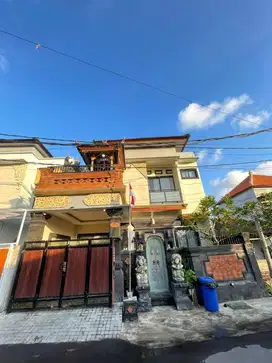 Rumah Lantai 2 BUC Full Furnished  di  Kebo Iwa. Denpasar Barat