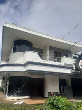 Dijual Rumah Luas cocok untuk usaha lokasi trategis di Cilandak Jaksel