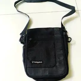 Tas Selempang Body Pack Bodypack Hitam Size Ukuran Sedang