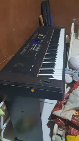 Portable Piano Yamaha DGX 650