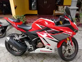 All new cbr 2022 like new