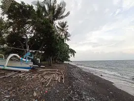 Pa61 Tanah Luas Pinggir Pantai dan Jalan Raya Utama di Tembok Buleleng