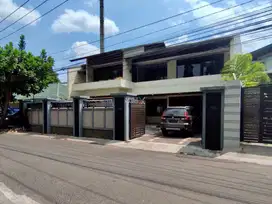 Dijual Rumah Tengah Kota Kualitas Premiun di Jl. Gresik Klojen Malang