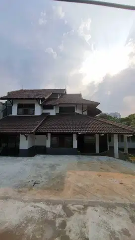 Disewakan Rumah Usaha Lokasi Cipete