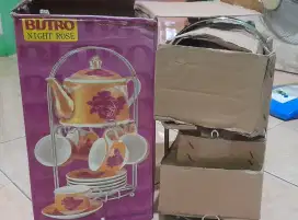 1 set teko dan gelas keramik baru ( LOK.DEPOK)