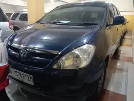 Toyota Kijang Innova 2005 Bensin