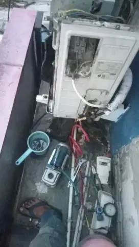 Service Ac,Mesin Cuci,Kulkas,Pompa Air dan Bongkar Pasang AC.