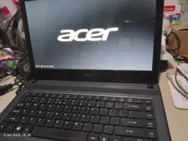2 buah laptop acer dan lenovo,jual cepat.