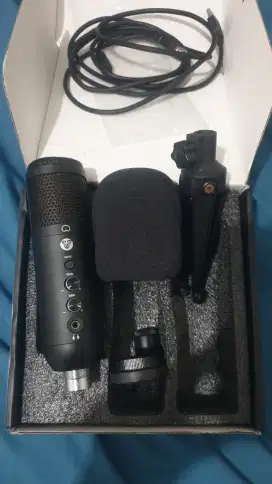 MIC Fantech Leviosa dan Webcam Xiaovv