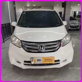 HONDA FREED 1.5 E PSD AT 2014