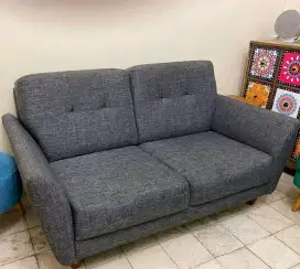 Sofa abu2 bekas counter minimalis