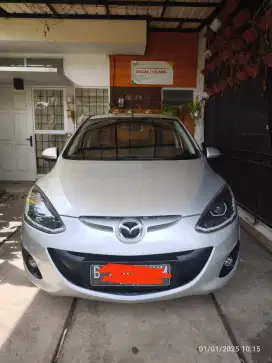 Mazda 2 silver type S 2011 Siap Jalan Dalam dan Luar Kota