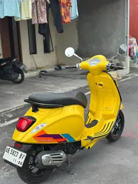 Vespa Primavera S Abs 150 Yellow original