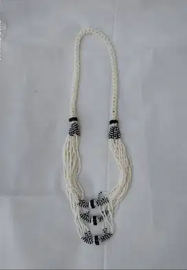 Kalung manik dari Kalimantan
