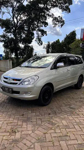 Toyota Kijang Innova 2006 Bensin