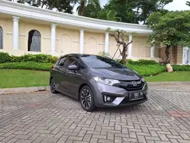 ( TDP : 7jt ) Jazz RS 1.5 CVT 2017 Abu-Abu