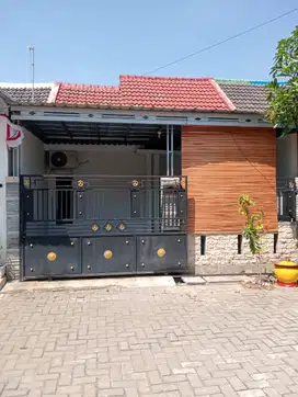 Dijual Cepat !! Rumah dengan Lokasi sangat strategis, di dalam Cluster