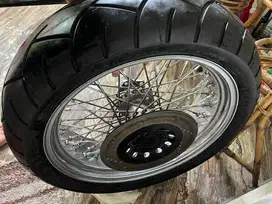 ban motor metzeler velg disc