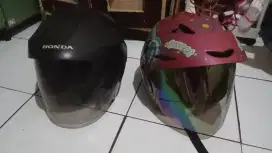 Dijual 2 helm murah meriah aja