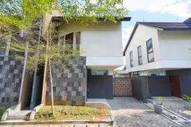 Rumah Modern Asri 20 Menit ke Cibubur Junction 2 Lt Harga Nego J-18482