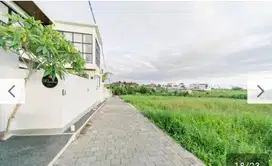 Villa single Bedroom dengn kebun luas dan view sawah di daerah  munggu