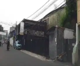 Dijual Rumah Usaha Lapangan Olahraga Palmerah