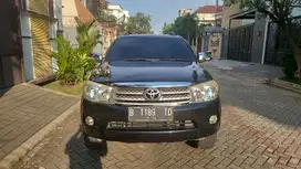 Toyota Fortuner 2010 Bensin 2700cc