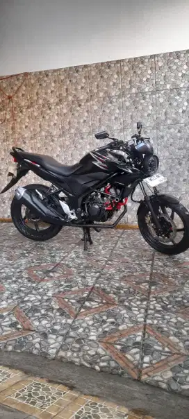 Bismillaahh jual Honda Cb 150 r 2013