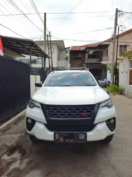 Toyota FORTUNER VRZ 2017 AT DOUBEL DISK