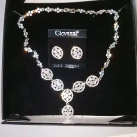Giovanni Kalung dan anting