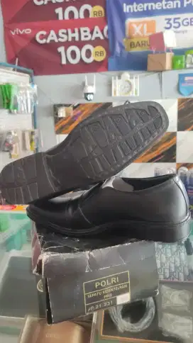 pantofel 
size 44
350k