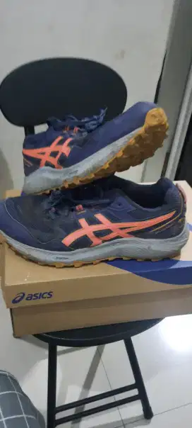 Sepatu Gunung Asics Wanita