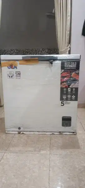 Box frezer gea 210liter