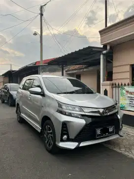 Toyota Avanza Veloz 1.5 Matic Kilometer Rendah Tangan Pertama