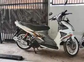 Suzuki skywave 125 putih asli bagus 2008