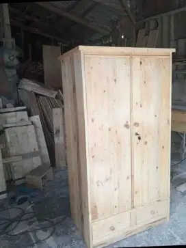 Lemari pakaian jati Belanda
