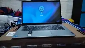 Laptop Lenovo ram 8GB